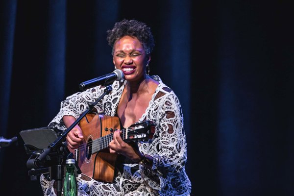 Yinet Rojas – Latin Trés Urlaubsträume und Lebensfreude