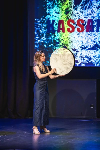 Kassandra 4 D von und mit Schauspielerin und Autorin RITA LUKSCH, Musiker und Grammy-Gewinner GEORG O. LUKSCH und Experimentalfilmer ERICH HEYDUCK