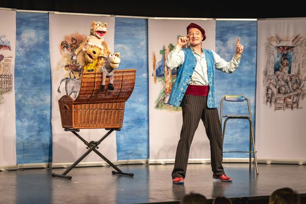 Die Bremer Stadtmusikanten Ein Mitsing-Musical von und mit Gernot Kranner