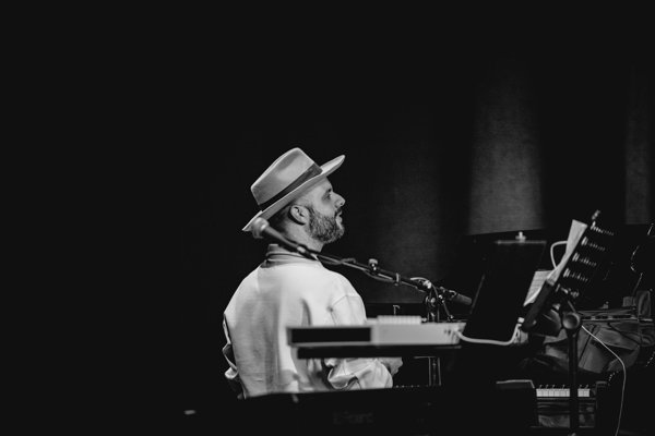 Yinet Rojas – Latin Trés Urlaubsträume und Lebensfreude