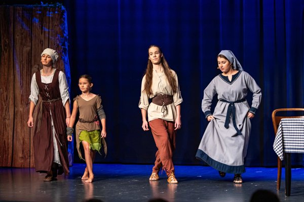 Robin Hood - Eine Heldinnengeschichte Gugg Eigenproduktion - ein Musiktheater von Kindern, für Kinder