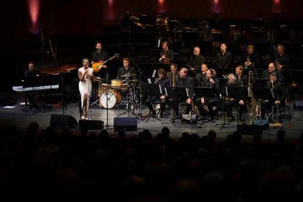 Lungau Big Band feat. CHANDA RULE  Sapphire Dreams