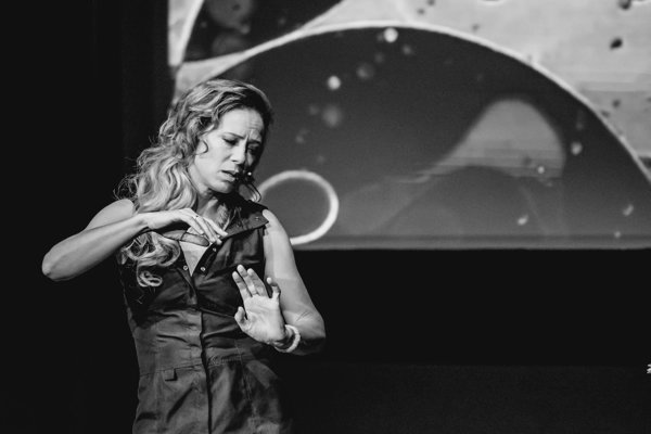 Kassandra 4 D von und mit Schauspielerin und Autorin RITA LUKSCH, Musiker und Grammy-Gewinner GEORG O. LUKSCH und Experimentalfilmer ERICH HEYDUCK