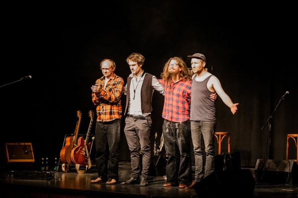 Gankino Circus "Bei den Finnen"
