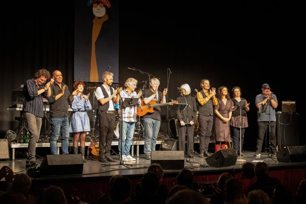 John Lennon Tribute Give peace a chance