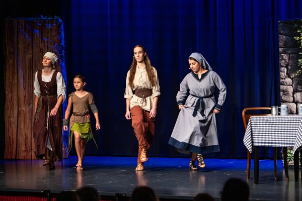 Robin Hood - Eine Heldinnengeschichte Gugg Eigenproduktion - ein Musiktheater von Kindern, für Kinder