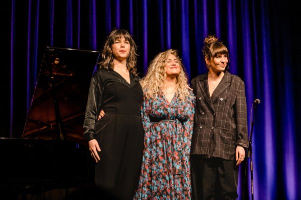 LYLIT Stimme und Klavier