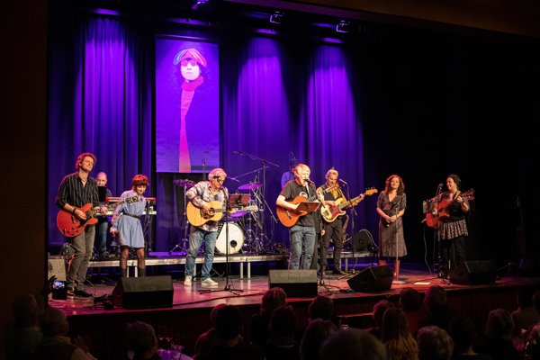 John Lennon Tribute Give peace a chance