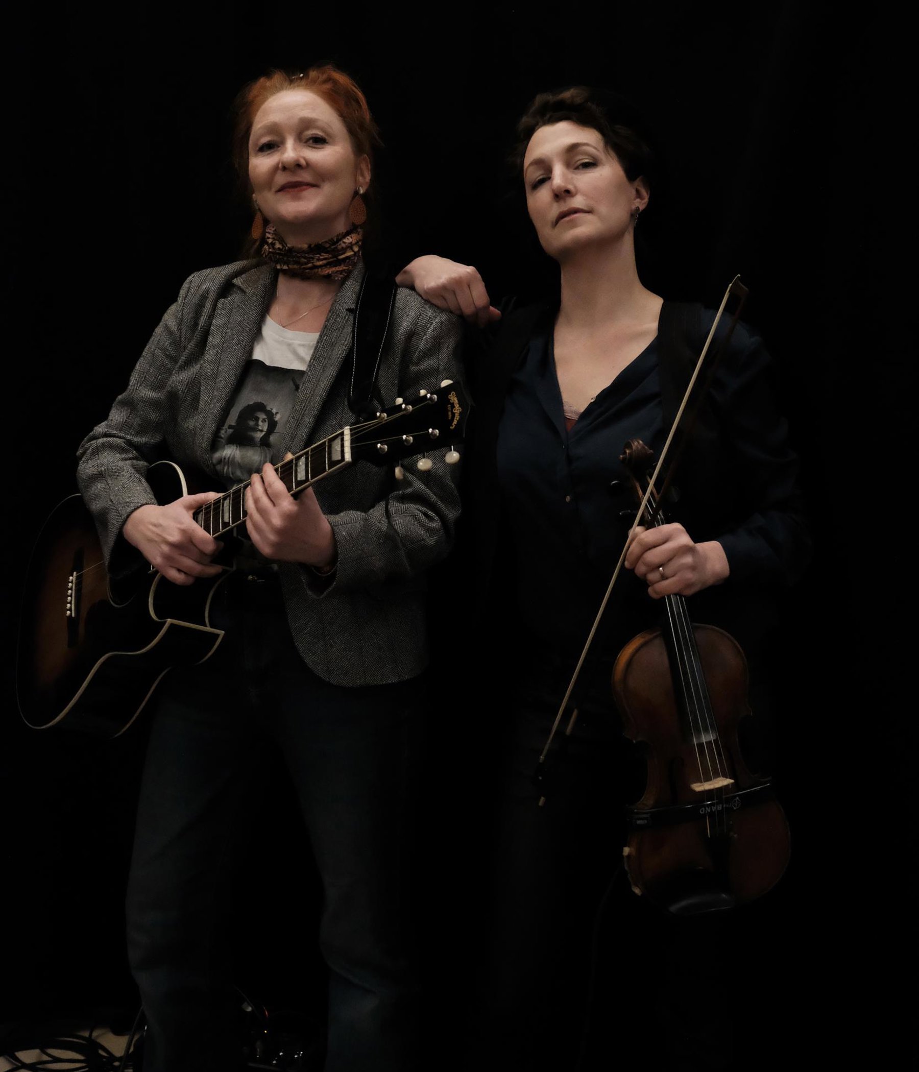 Inga Lynch & Claudia Fenzl women walk the line