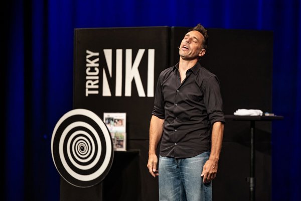 Tricky Niki GRÖSSENWAHN