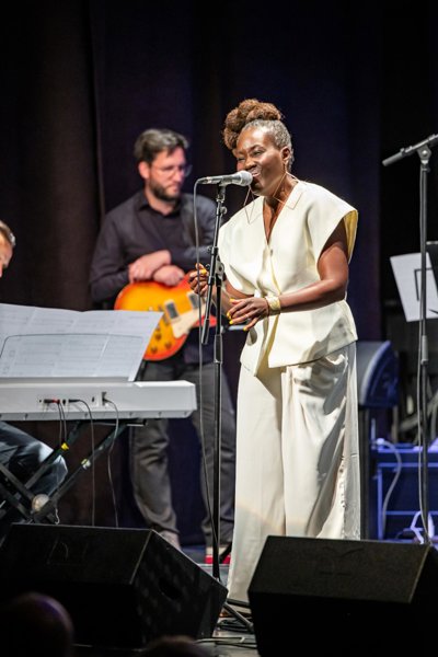 Lungau Big Band feat. CHANDA RULE  Sapphire Dreams