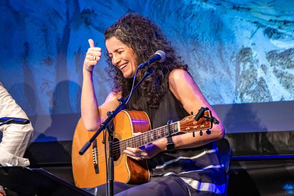 BLUATSCHINK-DO YOU SPEAK DEITSCH? Heiter-Witzig-Luschtiges im Lechtaler Dialekt